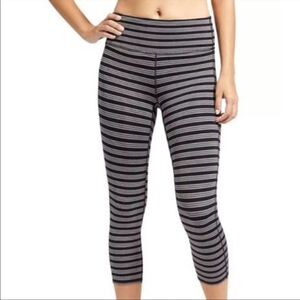 ✨Athleta Chaturanga Crops Black & Gray Striped
